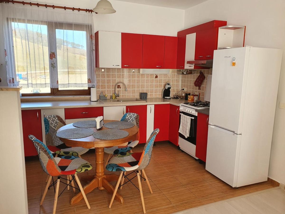 Apartament La Casa In Curte Comuna Apartment Codlea Ngoại thất bức ảnh