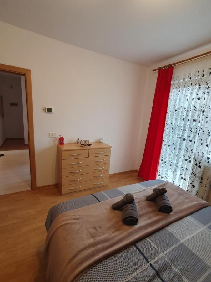 Apartament La Casa In Curte Comuna Apartment Codlea Ngoại thất bức ảnh